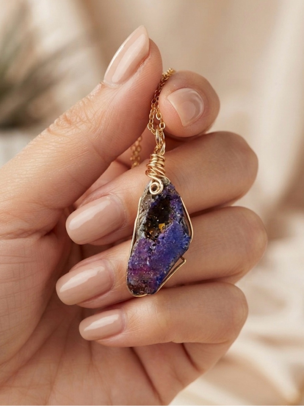 Minimalist Gold Wire-Wrap Purple small Druzy Pendant Necklace
